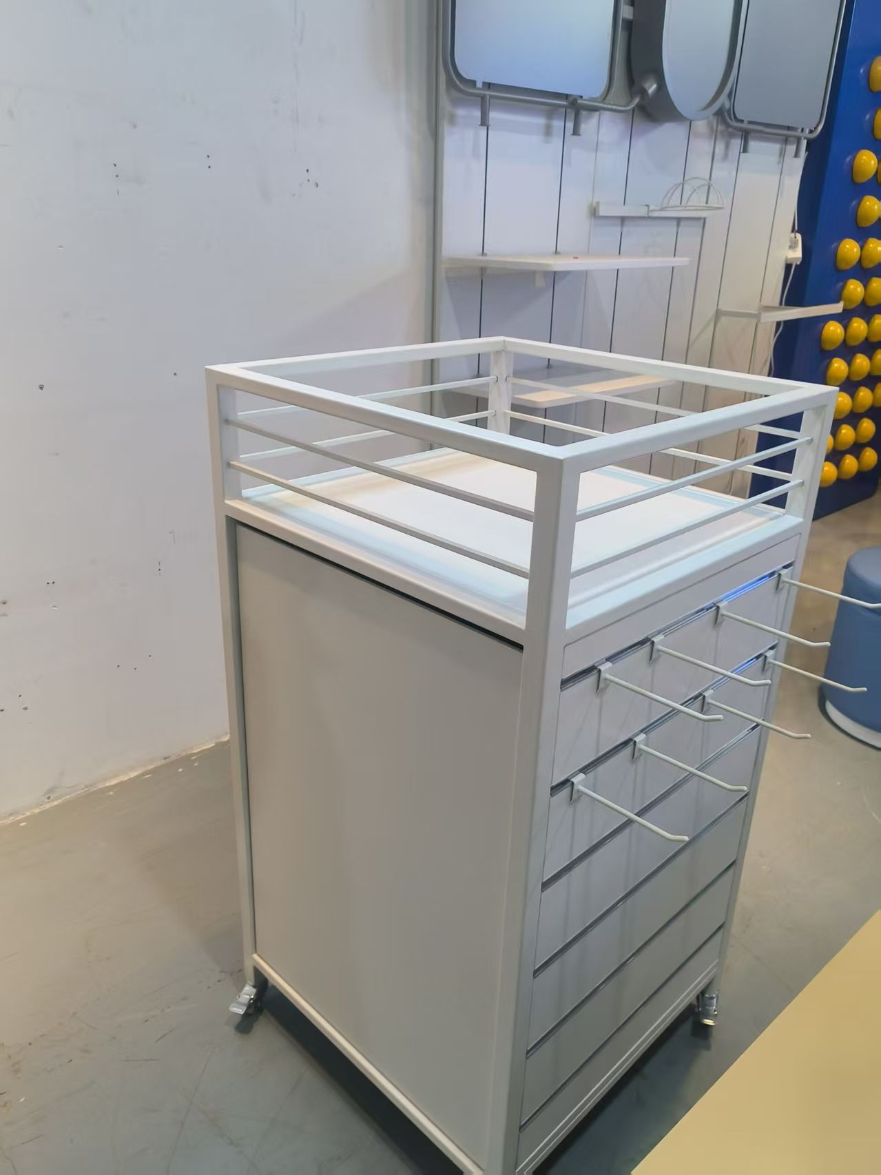 White Modular Gondola Display Rack